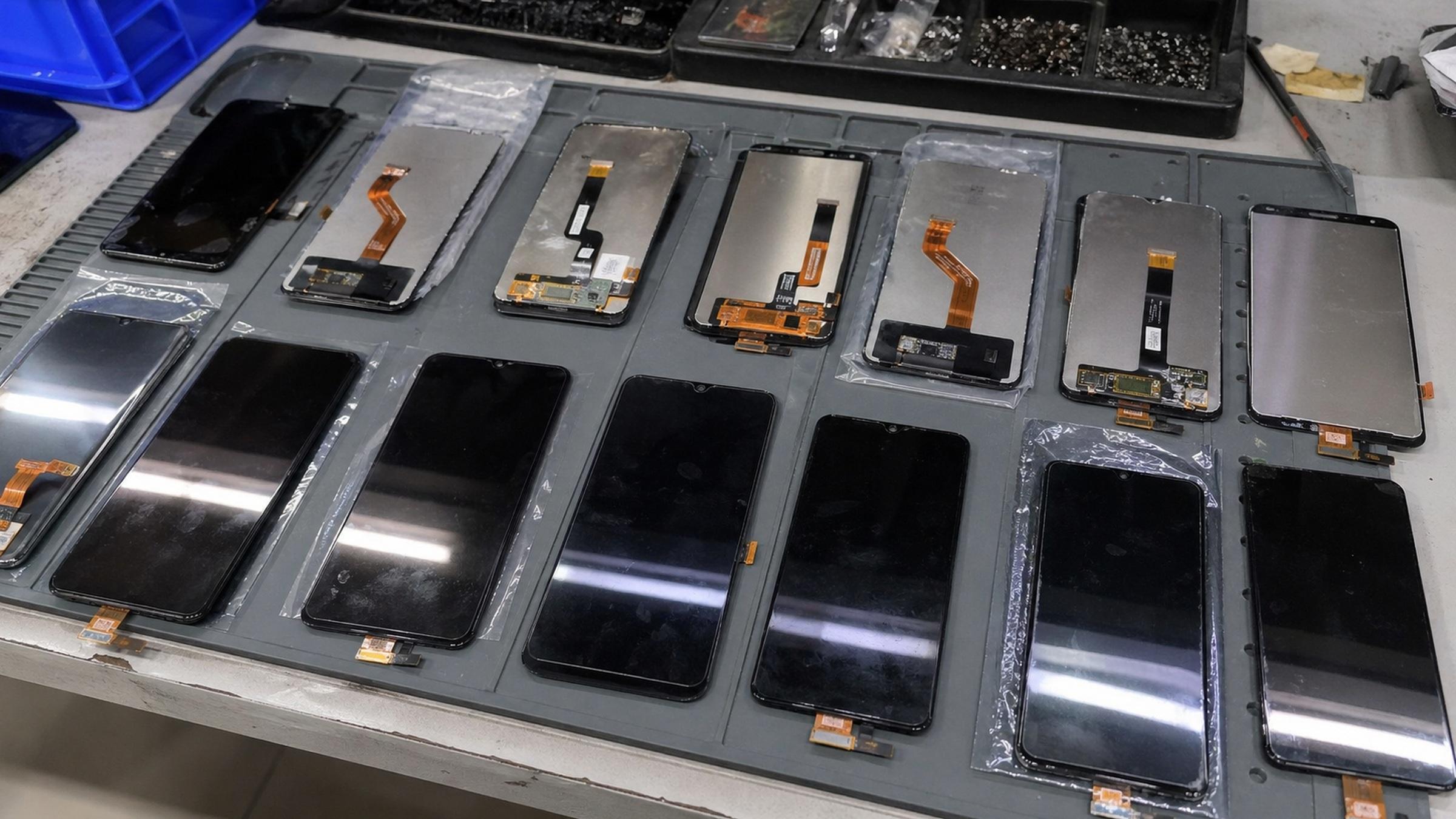 Wholesale iPhone & Samsung Screens — LCD, OLED, Incell from $9